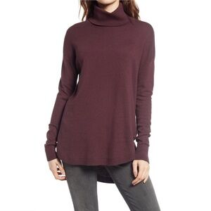 New Chelsea28 Lightweight Turtleneck Sweater in Burgundy Fudge